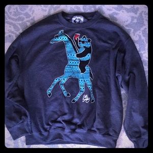 Men’s sweater.